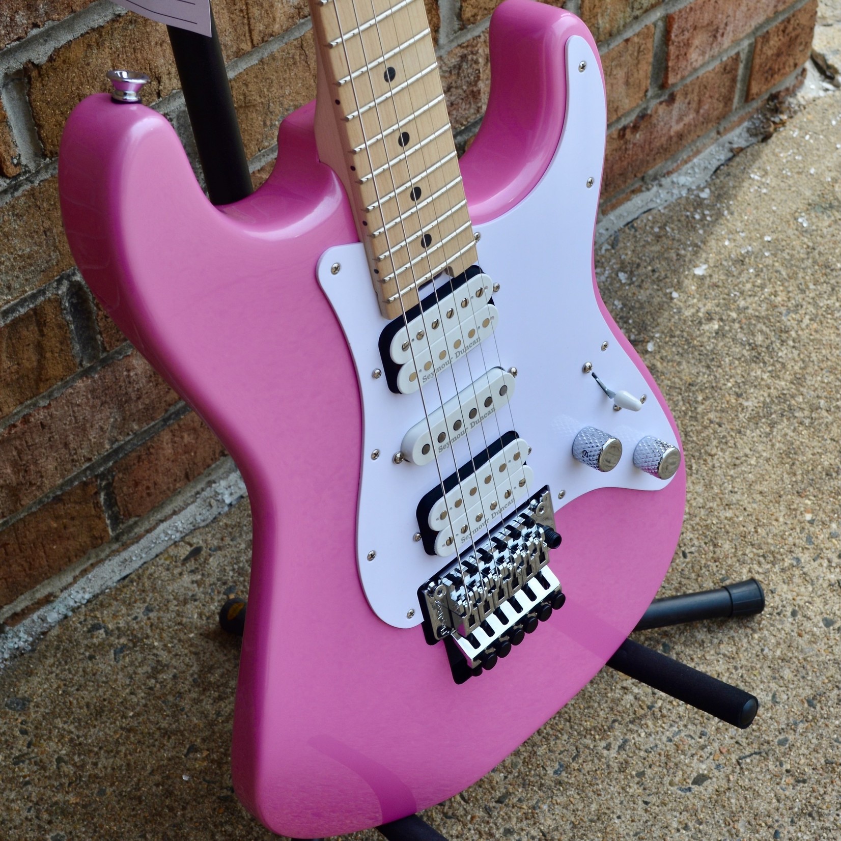 Charvel Charvel Pro-Mod So-Cal Style 1 HSH FR M Platinum Pink