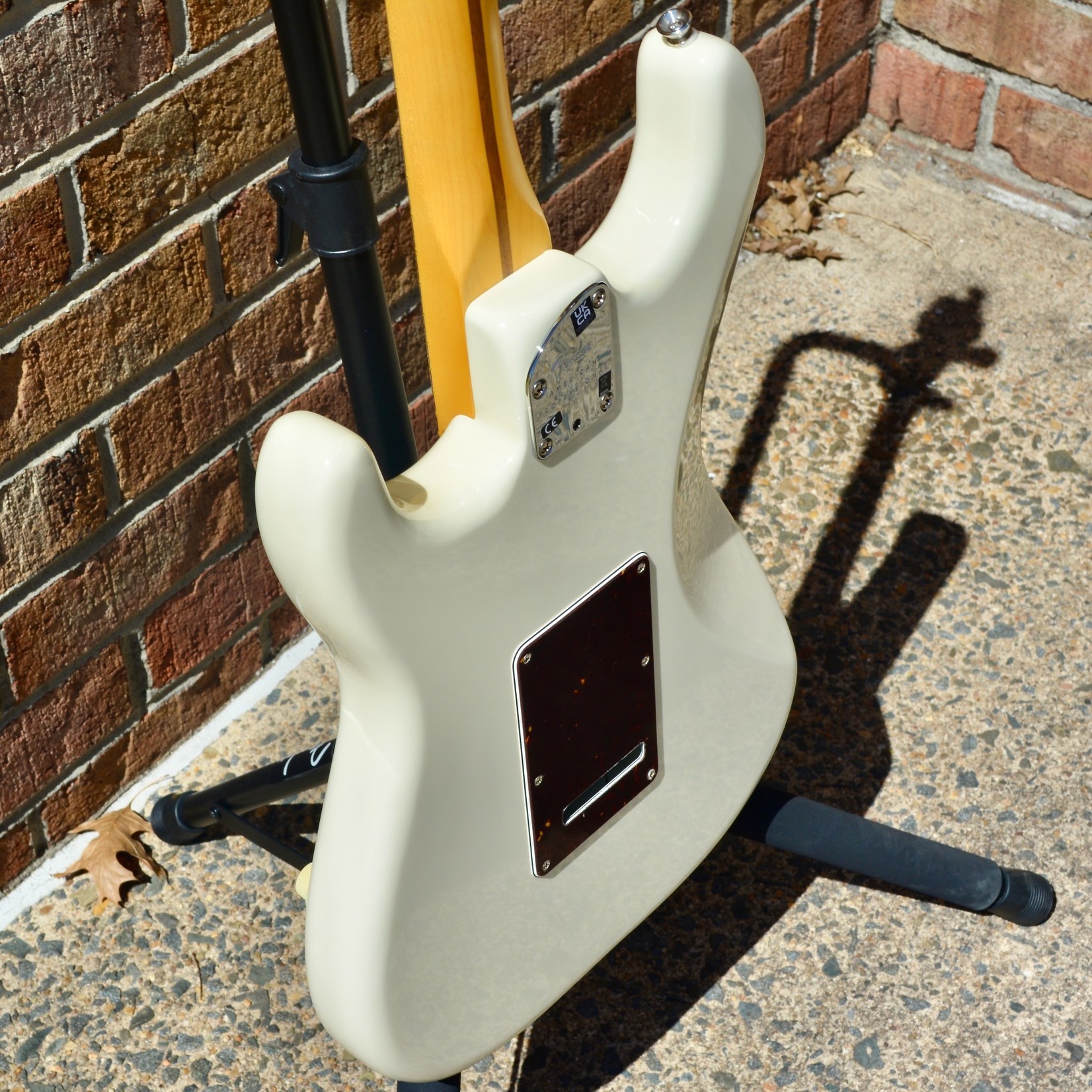 Fender Fender American Professional II Stratocaster®, Maple Fingerboard, Olympic White