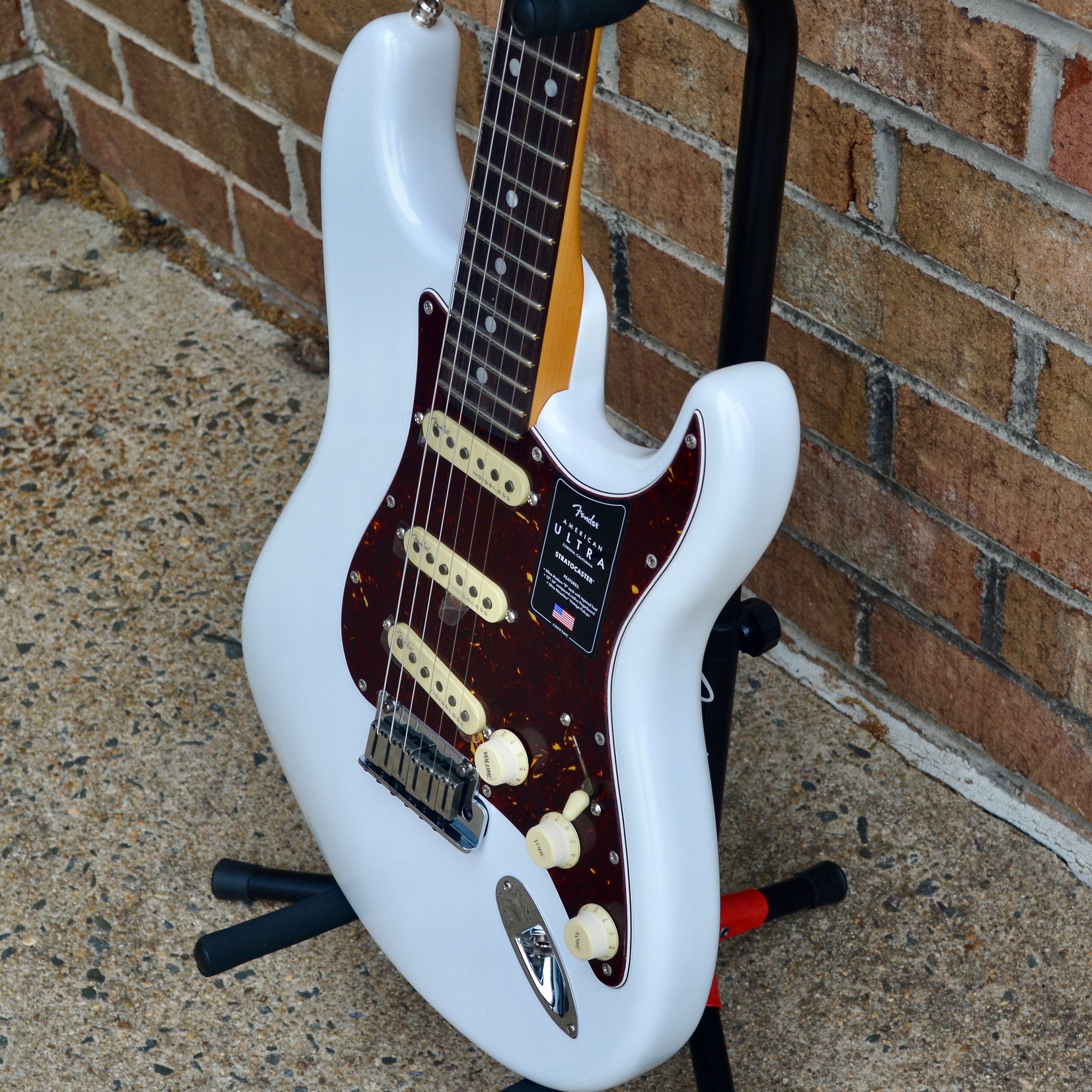 fender ultra white