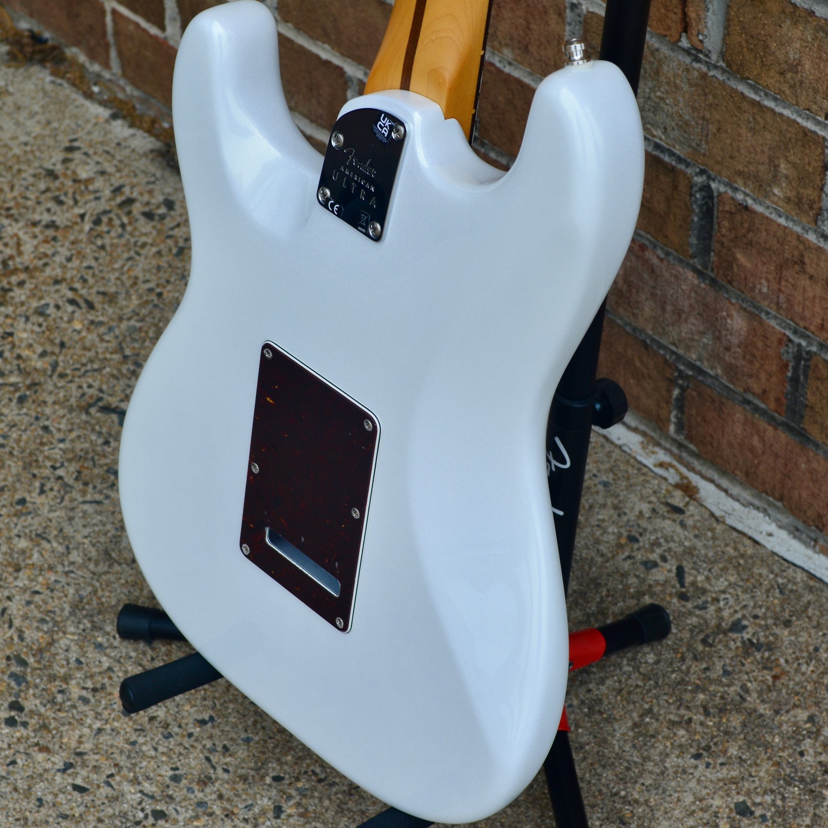 Fender Fender American Ultra Stratocaster®, Rosewood Fingerboard, Arctic Pearl