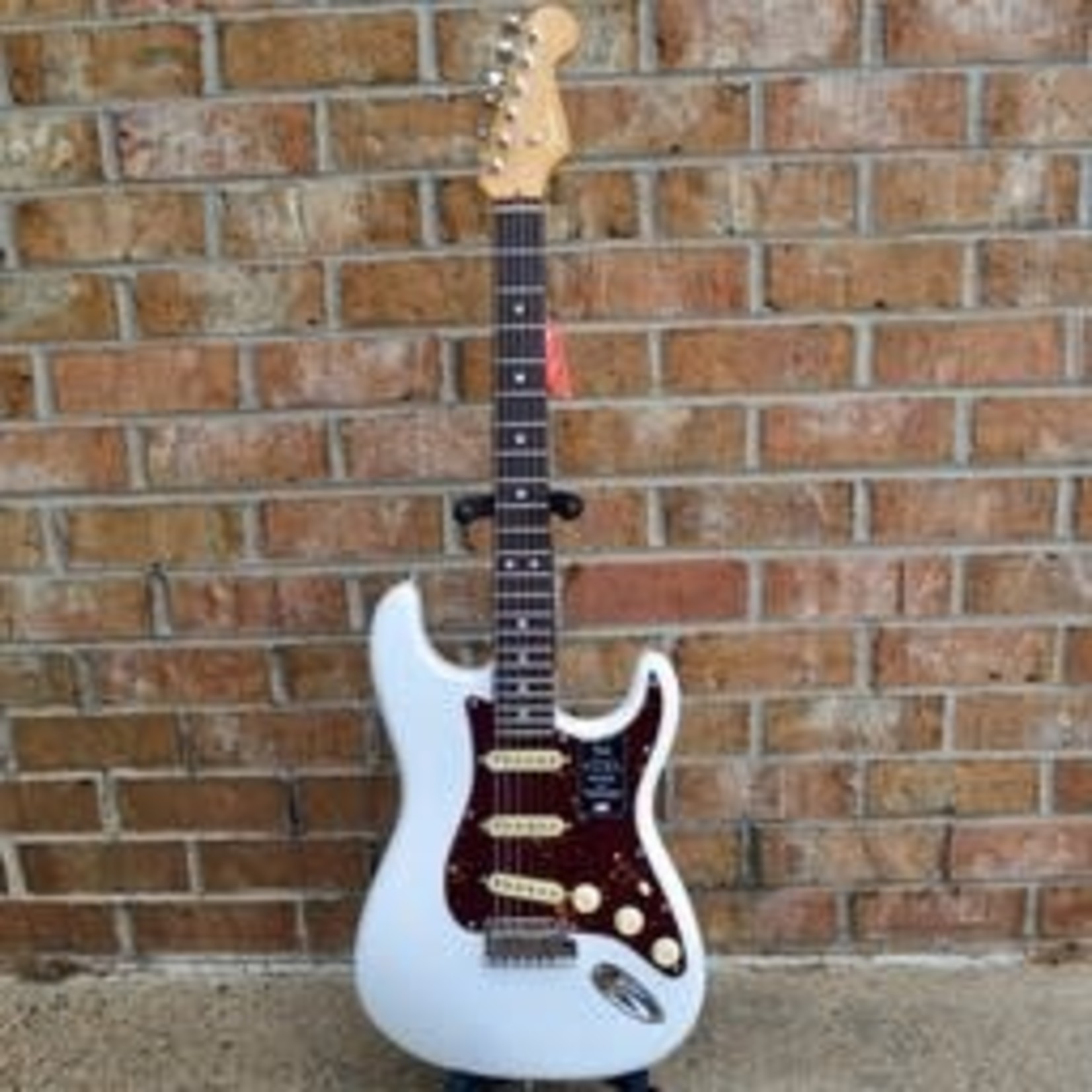 Fender Fender American Ultra Stratocaster®, Rosewood Fingerboard, Arctic Pearl