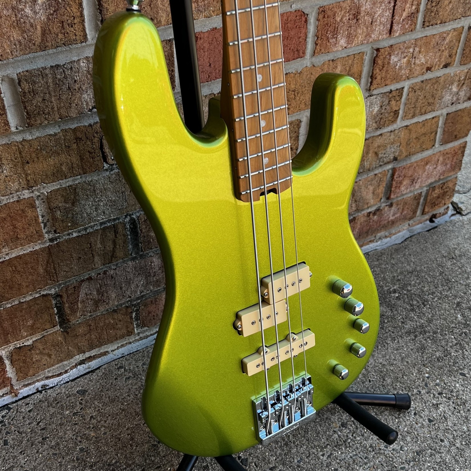Charvel Charvel 2Pro-Mod San Dimas® Bass PJ IV, Caramelized Maple Fingerboard, Lime Green Metallic