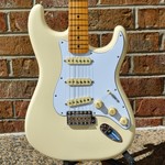 Fender Fender Jimi Hendrix Stratocaster®, Maple Fingerboard, Olympic White