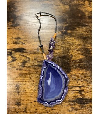 W Geode necklace