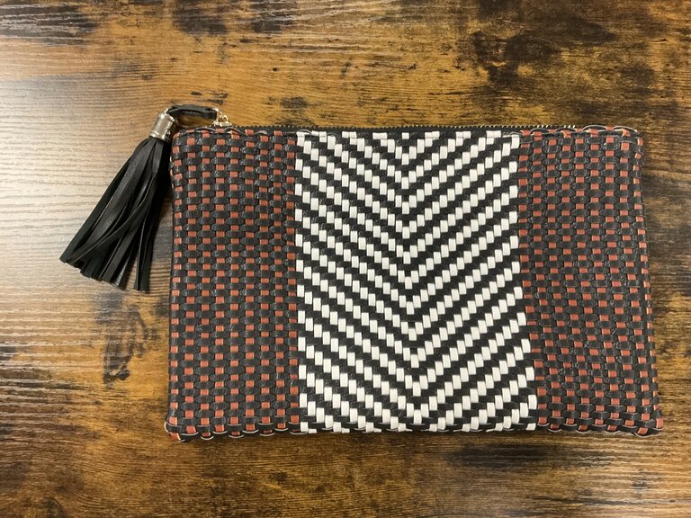 W Leather Woven Clutch (FA24)