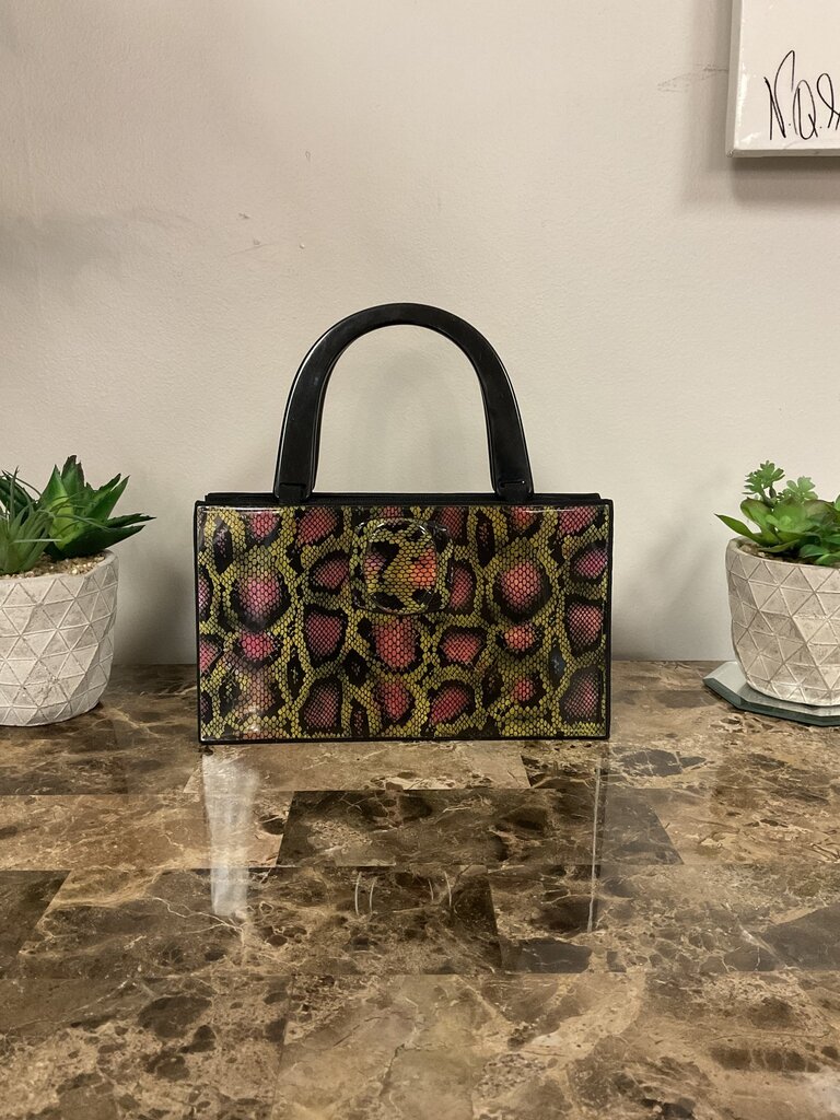 Snakeskin print collapsible clutch (FA24)