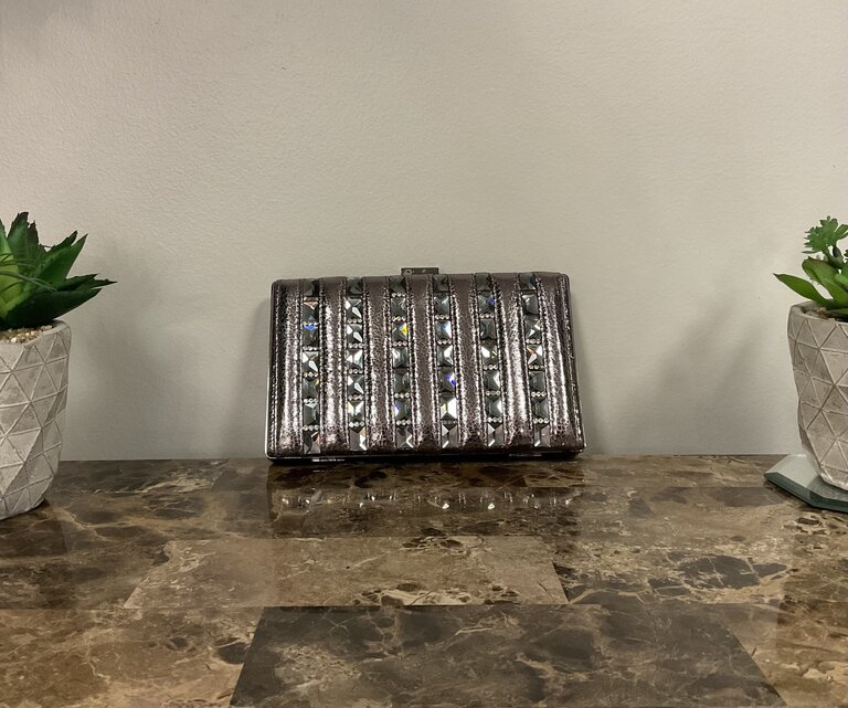 W Studded Silver Clutch (FA24)