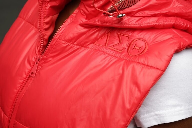 ΔΣΘ DST Red Puff Open Vest w/Hood 2025
