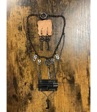 W “Lock and Key” Earrings