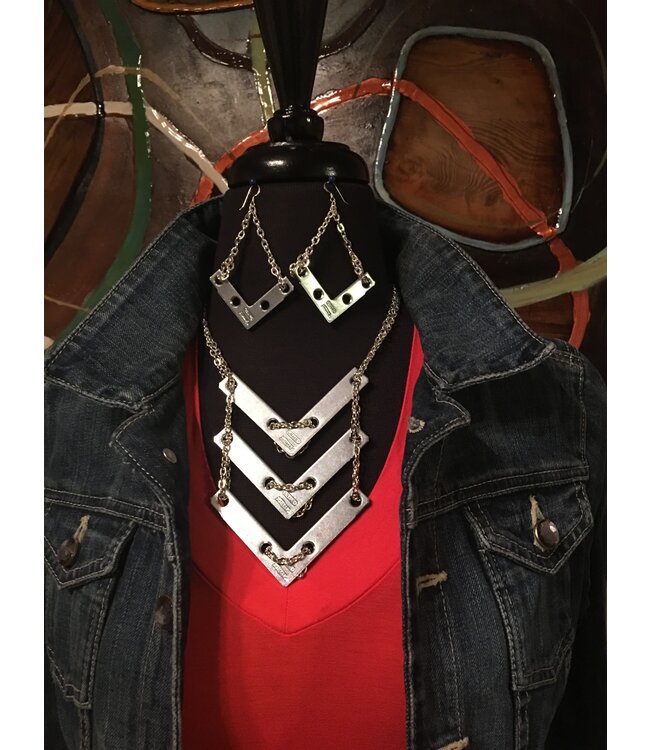W Metal Chevron Necklace earring set