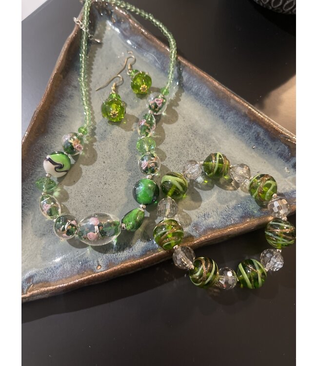 W Green, Pink and Clear Crystal Bead Necklace, Bracelet and Earrings Set