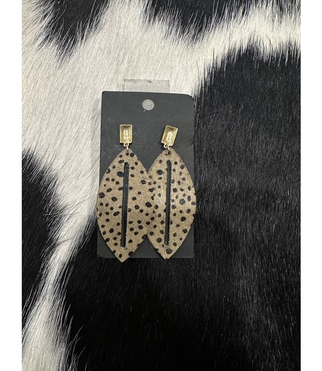 W Spotted Felt Earrings