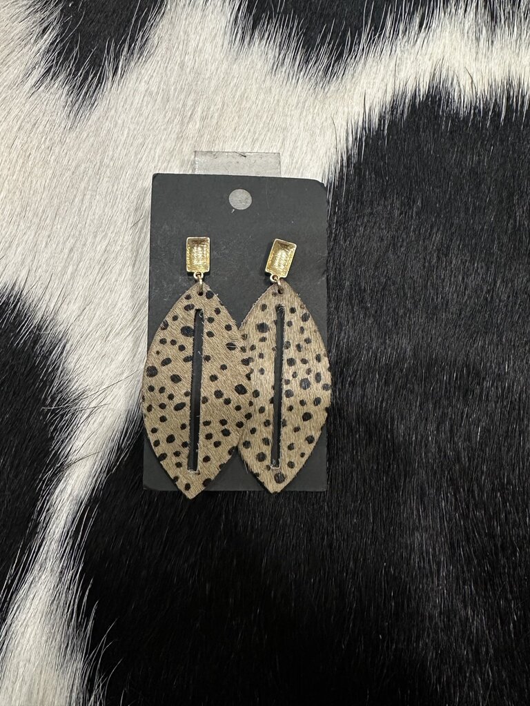 W Spotted Felt Earrings