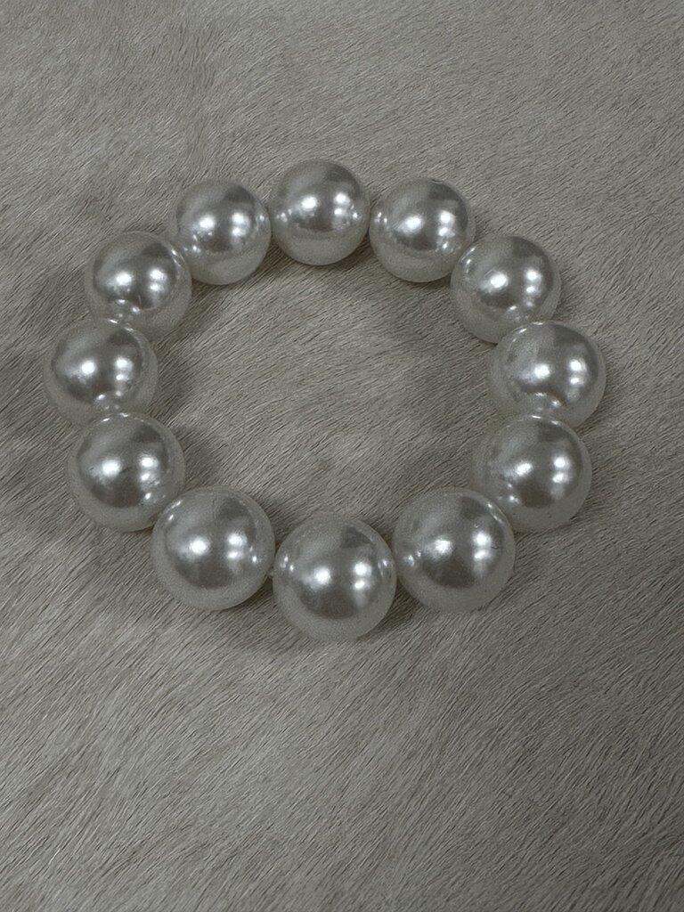W Pearl Beaded Bracelet