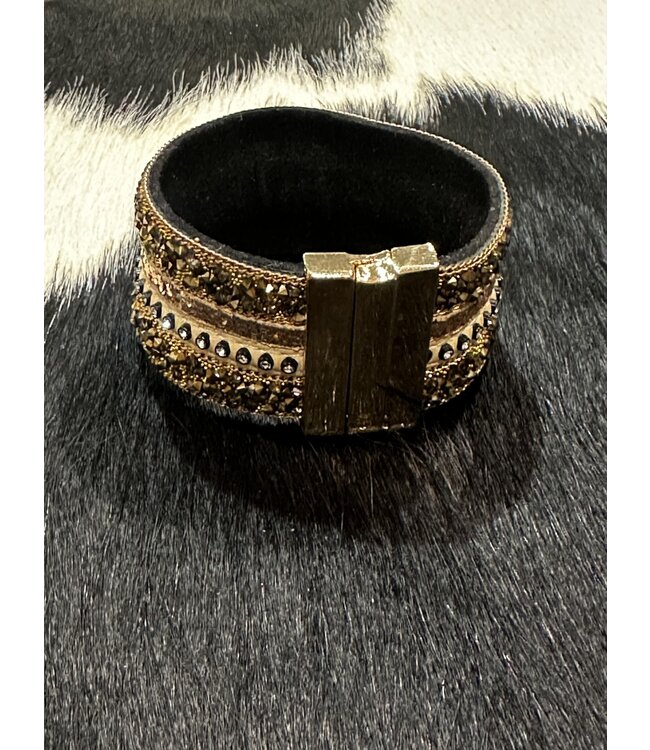 W Gold Magnetic Bracelet With Gems