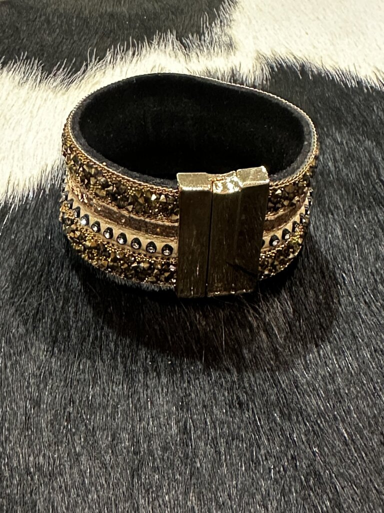 W Gold Magnetic Bracelet With Gems