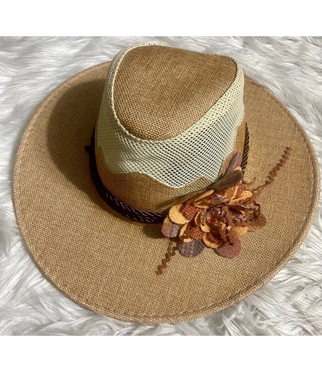 SALE - W Tan Woven Cowboy Hat with Brooche (FA25Y)
