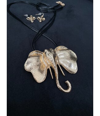 W Gold Elephant Necklace/Earrings Set (only 1 left) (FA25)
