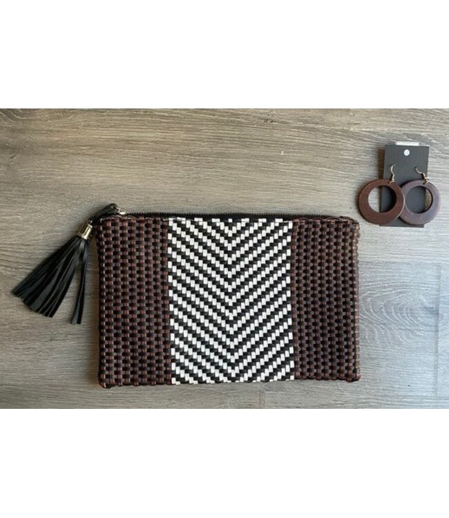 W Leather Woven Clutch (FA25)