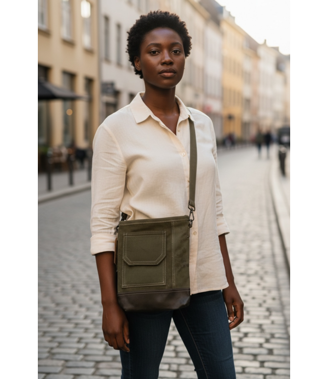 NEW! W Vint-Addiction Repurposed Crossbody Bag (FA25)