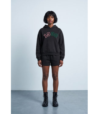 ΑΚΑ *NEW! AKA Black 1908 Short Set (FA26)