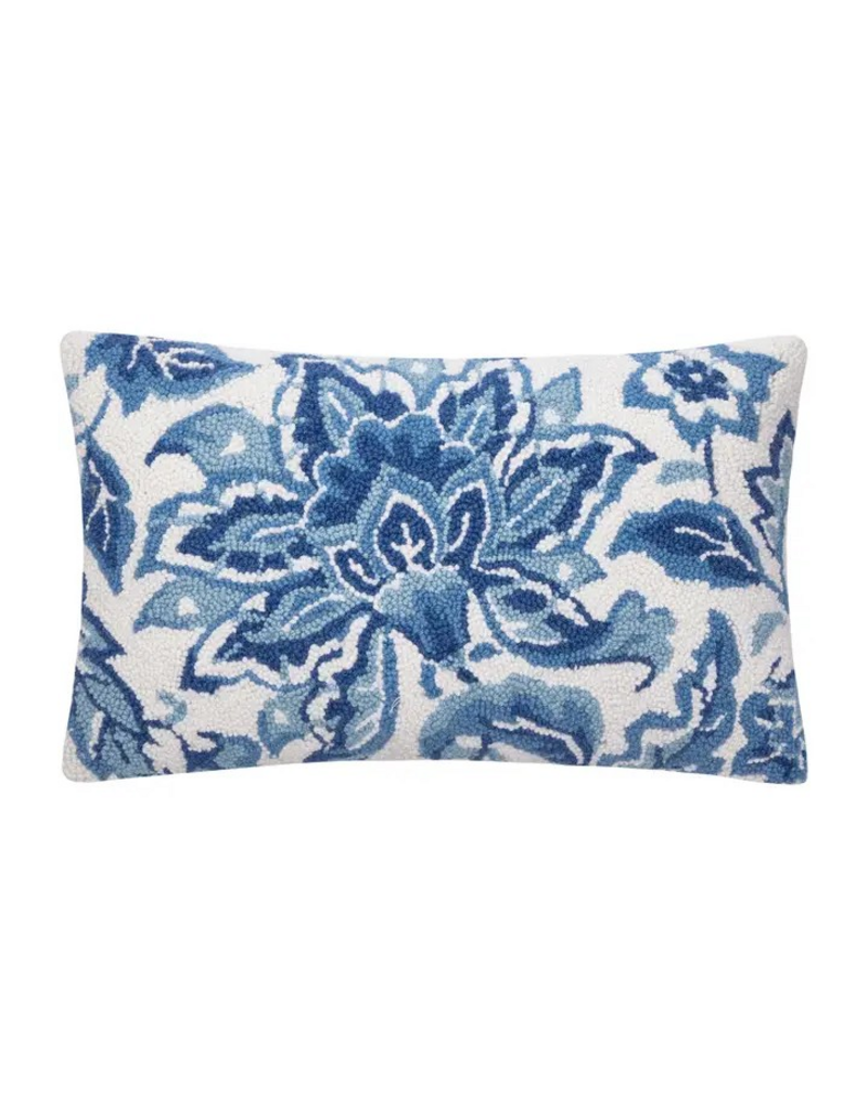 Peking Handicraft Jacobean Hook Pillow