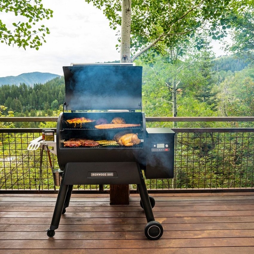 Traeger 885 Ironwood + Pellet Sensor