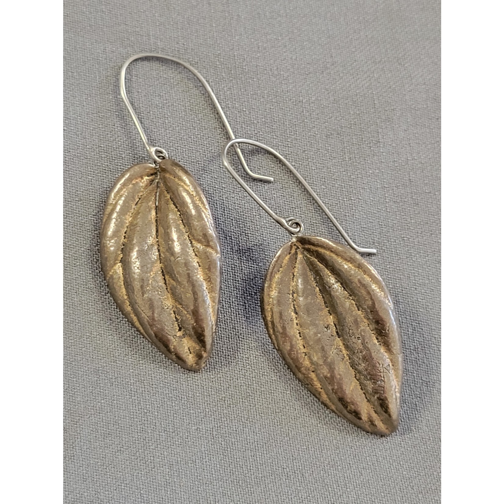 Tree Trunk Arts Small Peperomia Leaf Dangle Earrings