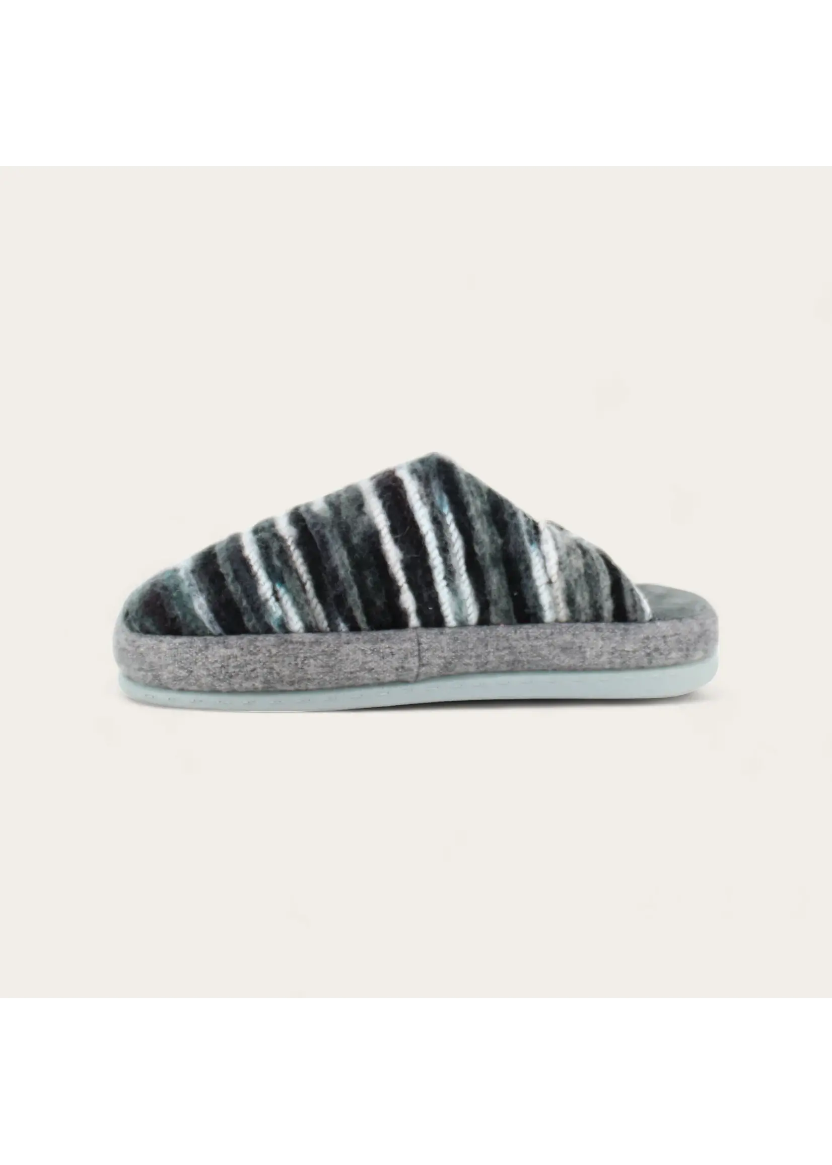 Naot Recline Slipper