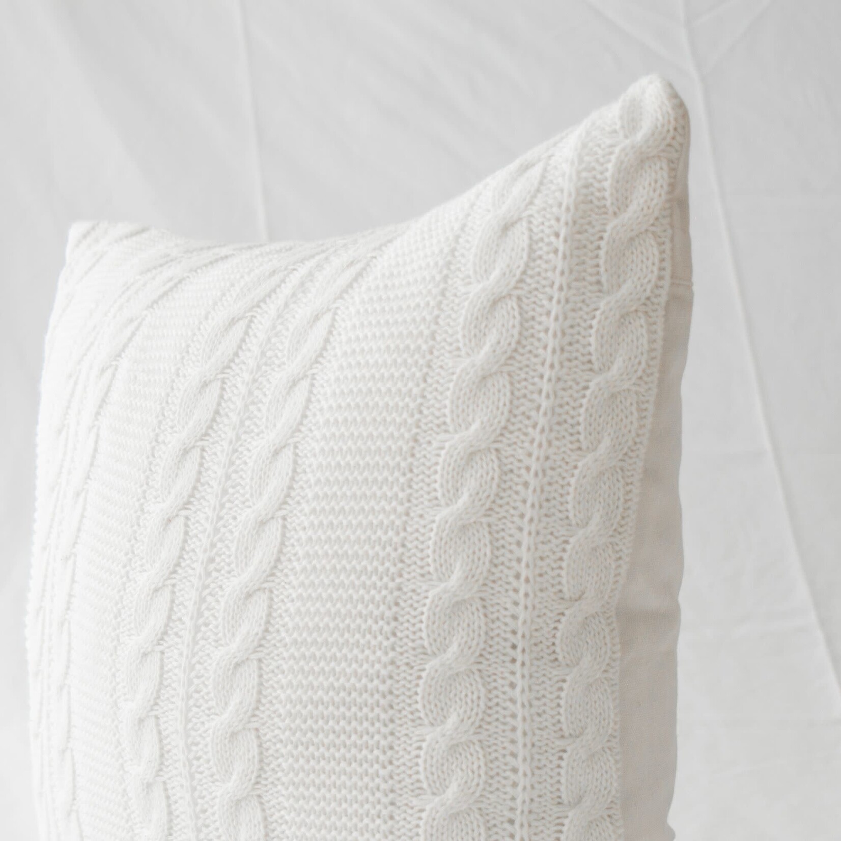 Luna Cable Knit Cotton 18” Pillow