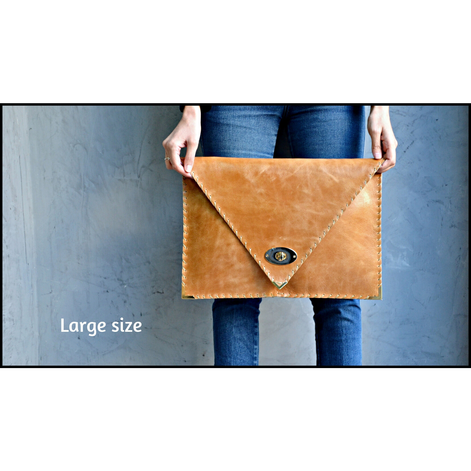 LEATHER CLUTCH CAMEL