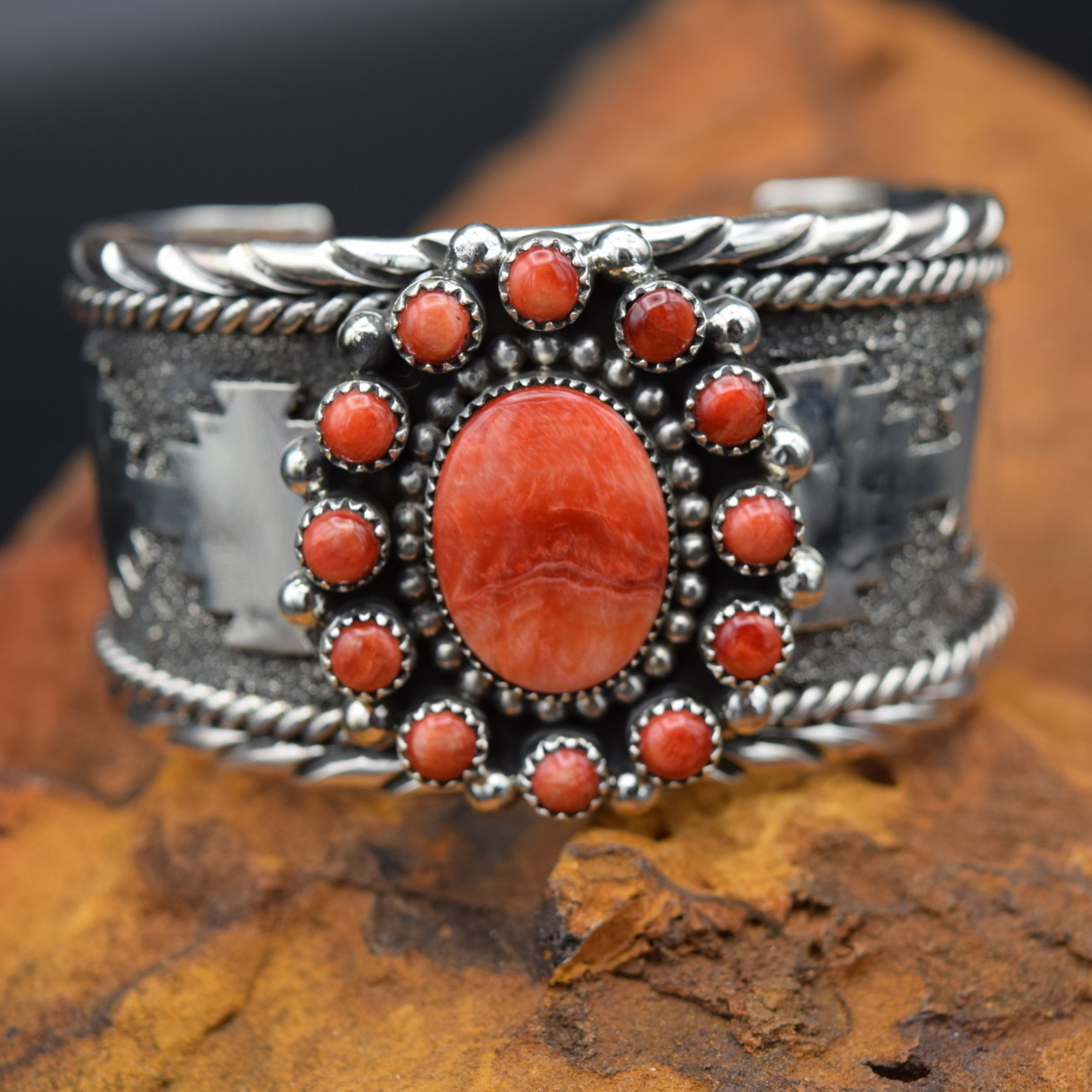 RED SPINY CUFF (6.75")