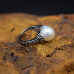 MOTHER OF PEARL RING [Size: 7]