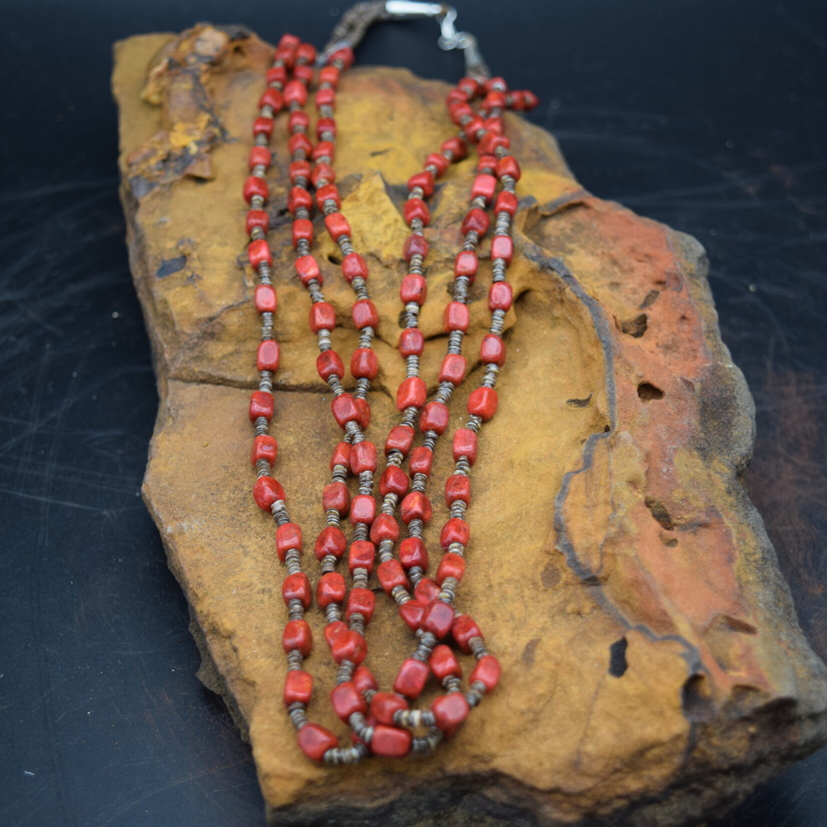 RED HESHI 3 STRAND NECKLACE