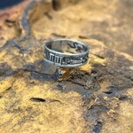 STORY TELLER BAND RING [Size: 8.5]