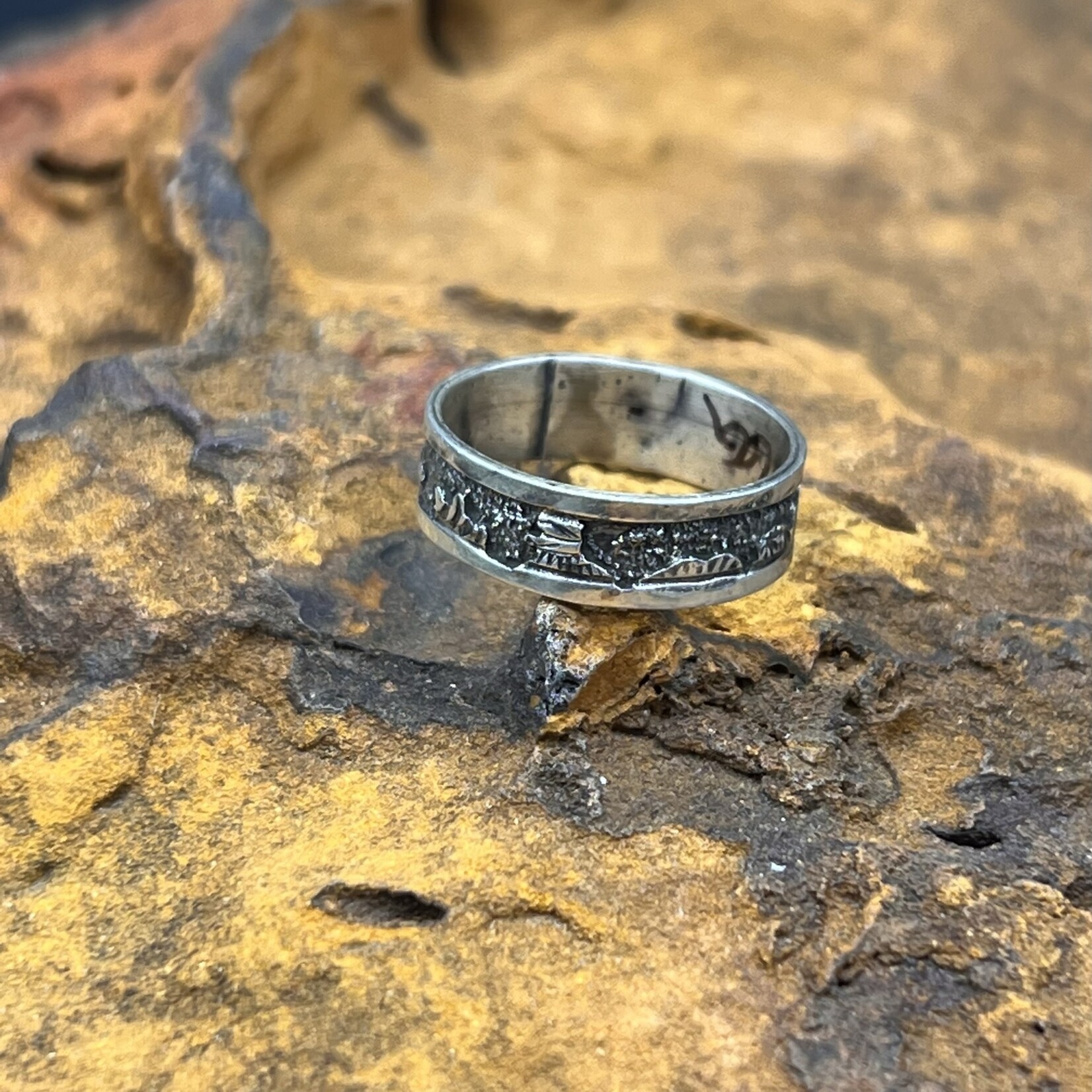 STORY TELLER BAND RING [Size: 8.5]