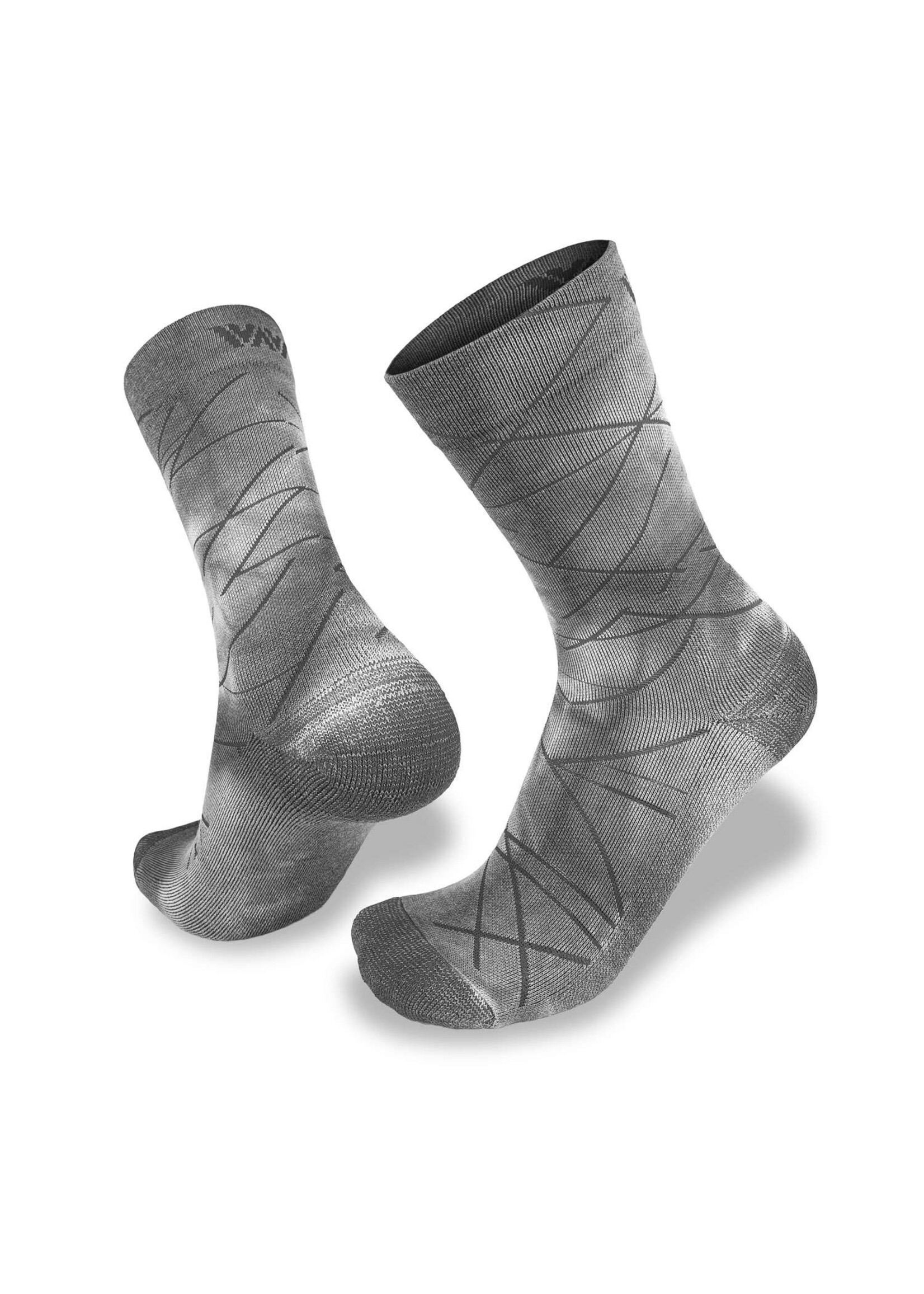 WILDERNESS WEAR MENS FLINDERS RANGES MERINO HIKER SOCKS COOL2