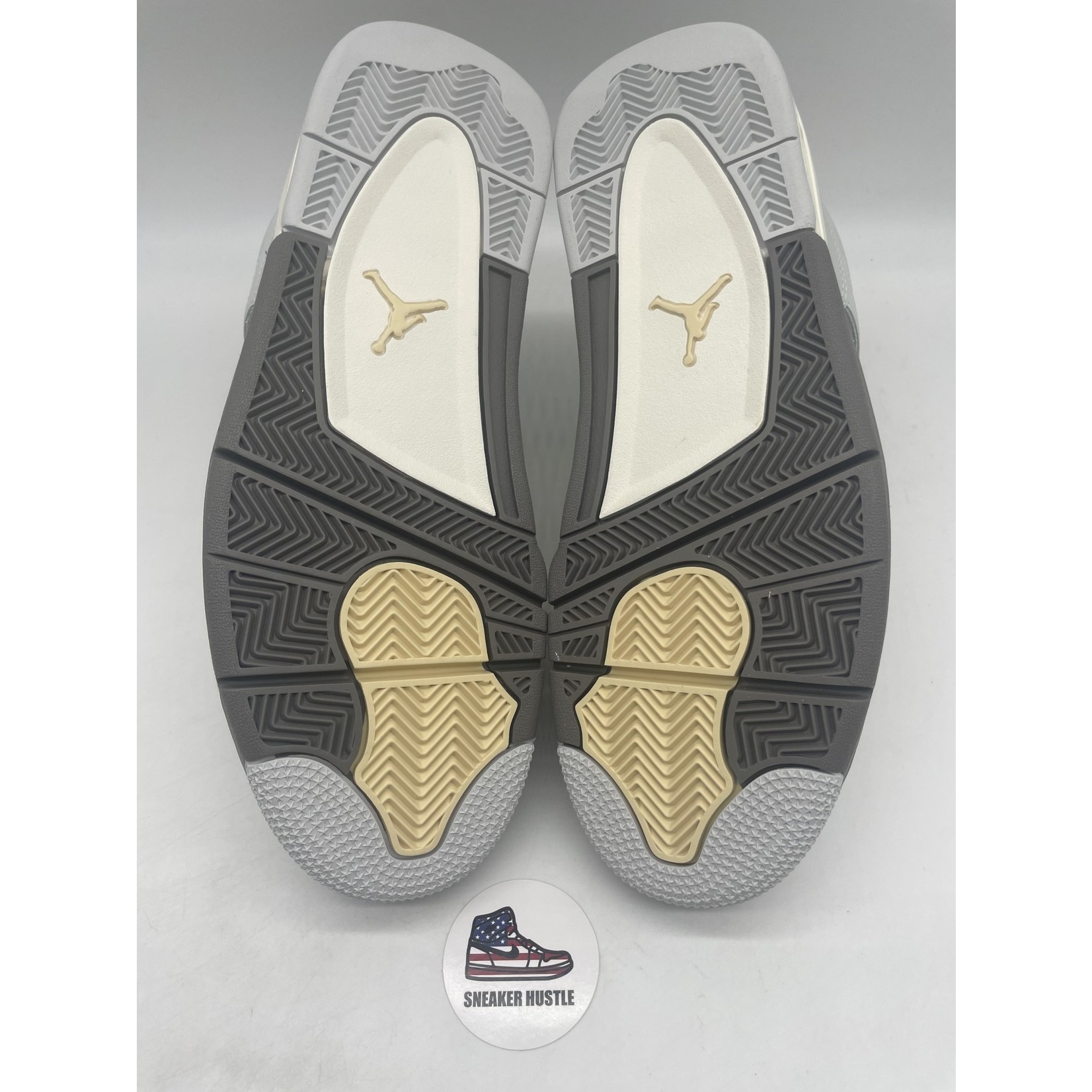 Air Jordan Jordan 4 Retro SE Craft Photon Dust