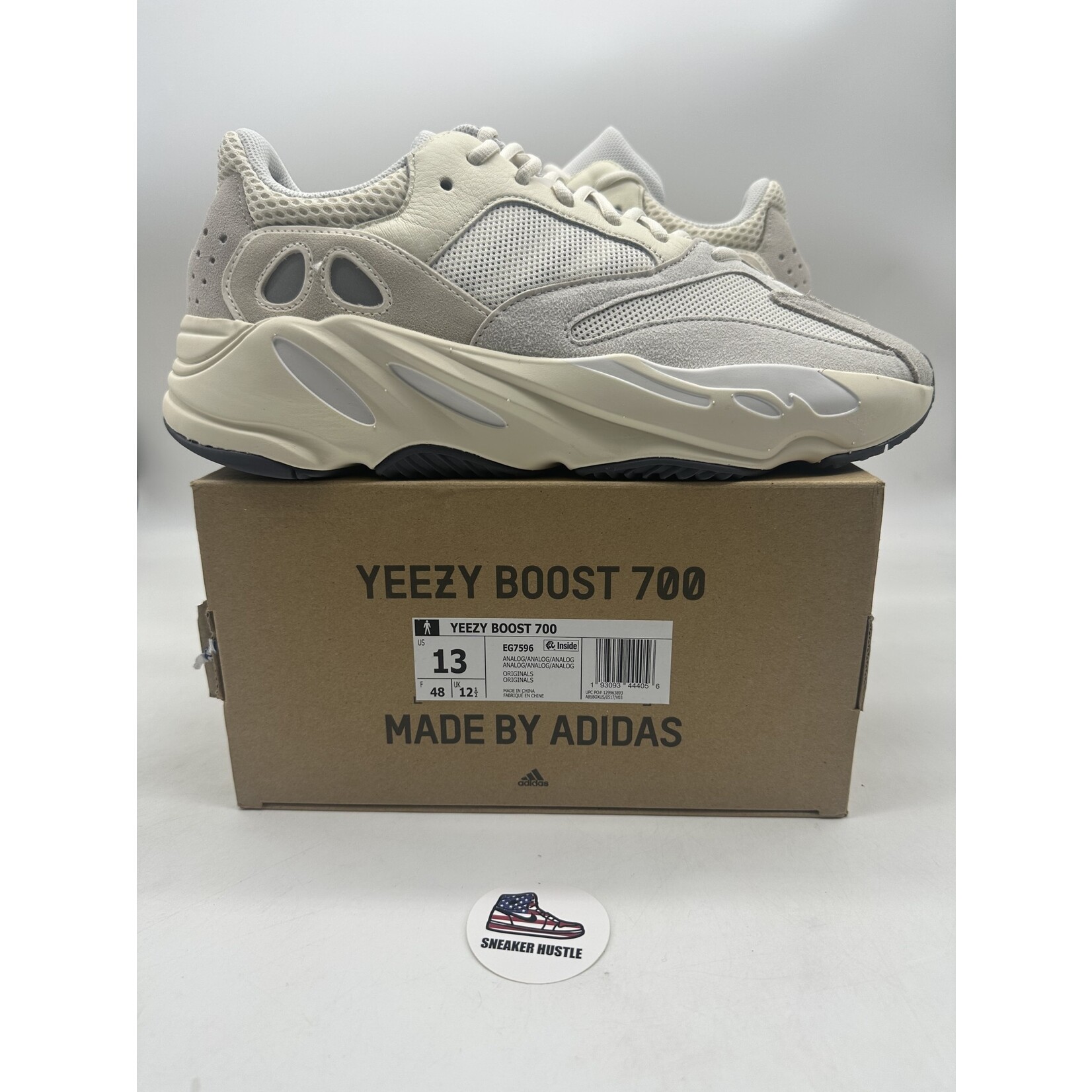 Adidas adidas Yeezy Boost 700 Analog (2019/2023)