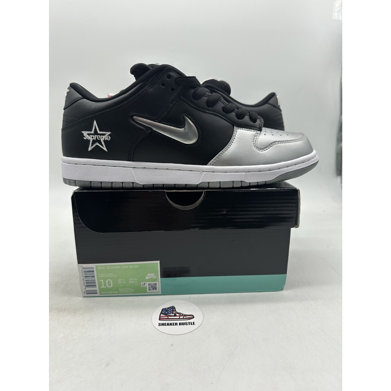 Nike SB Nike SB Dunk Low Supreme Jewel Swoosh Silver