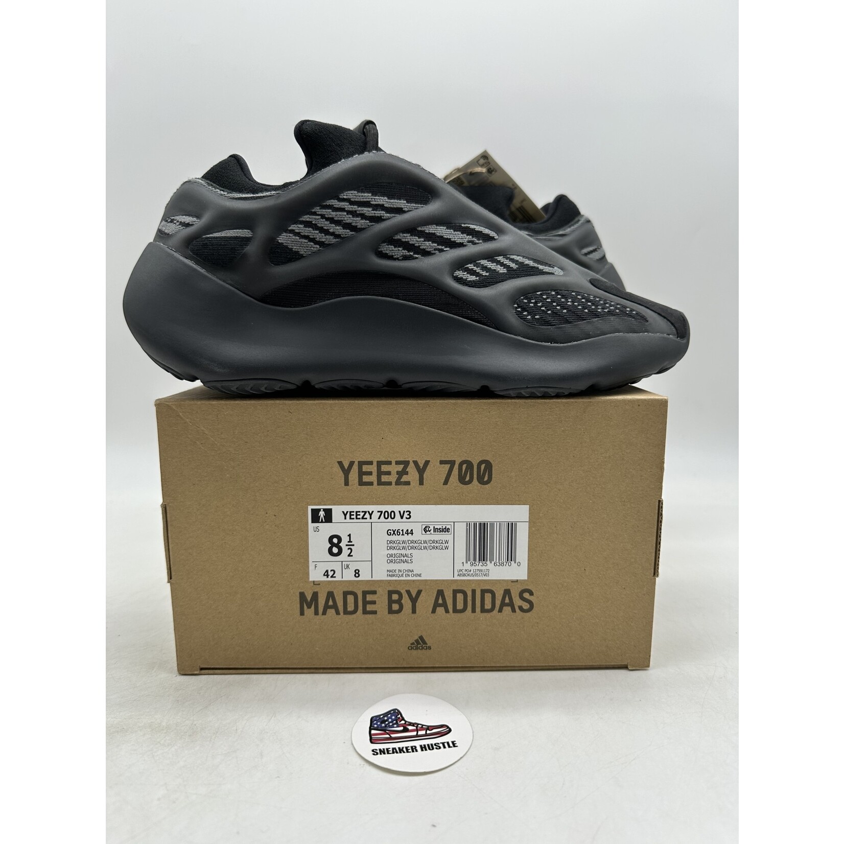 Adidas adidas Yeezy 700 V3 Dark Glow