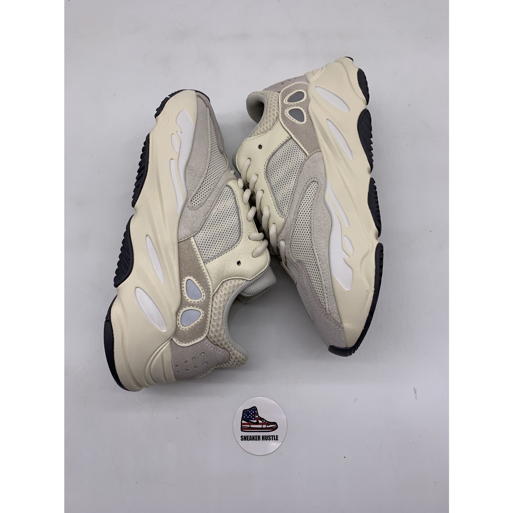 Adidas adidas Yeezy Boost 700 Analog (2019/2023)