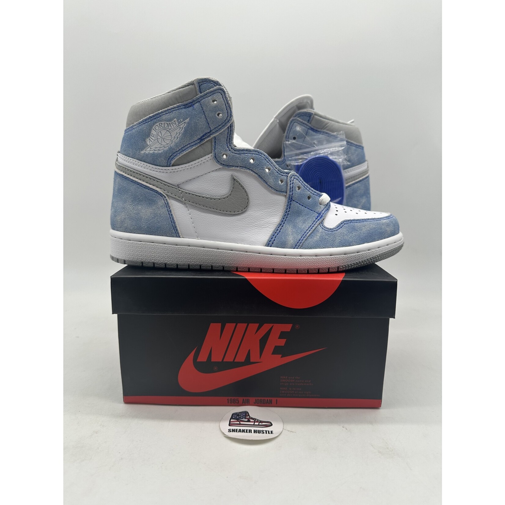 Air Jordan Jordan 1 Retro High Hyper Royal Smoke Grey