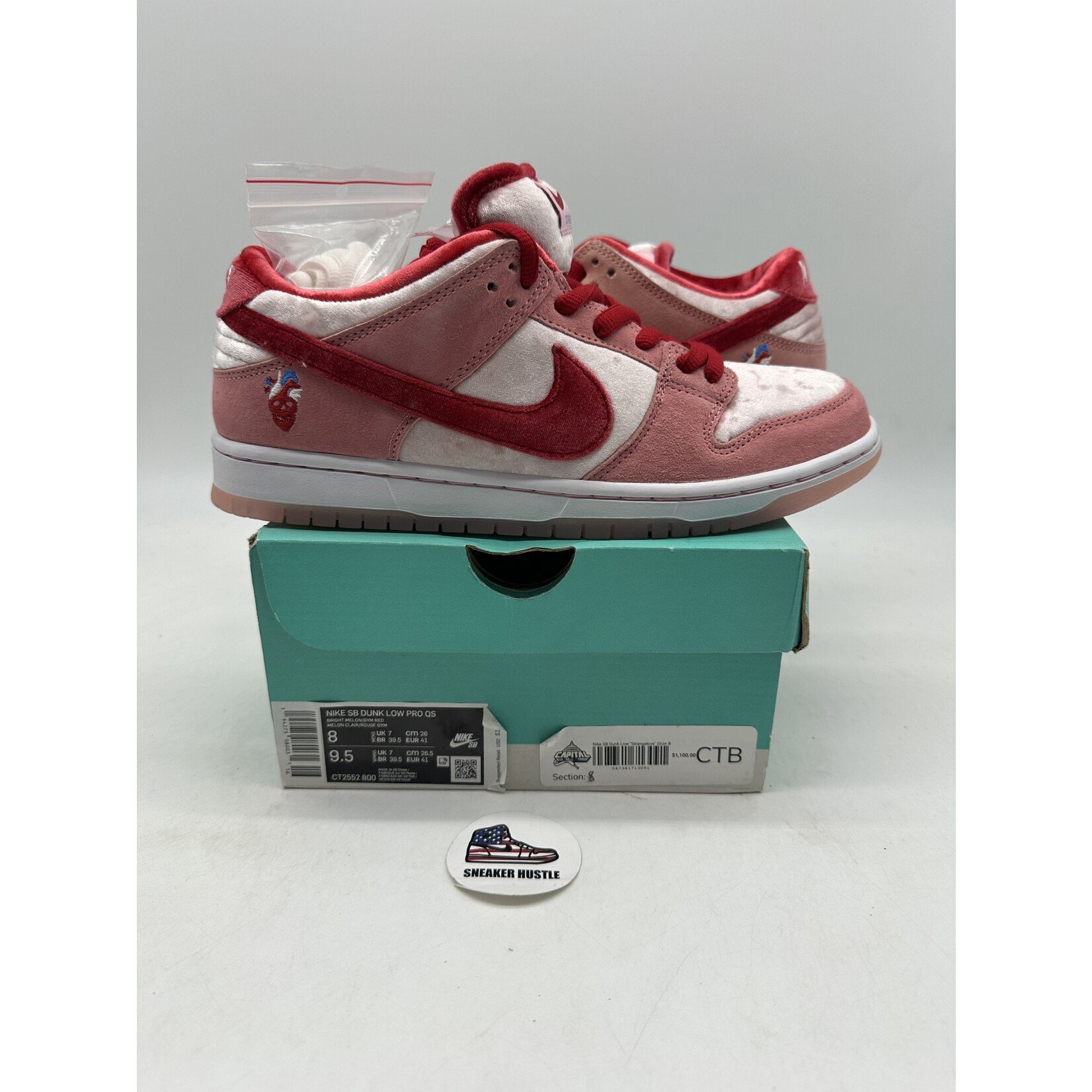 Nike SB Nike SB Dunk Low StrangeLove Skateboards (Regular Box)