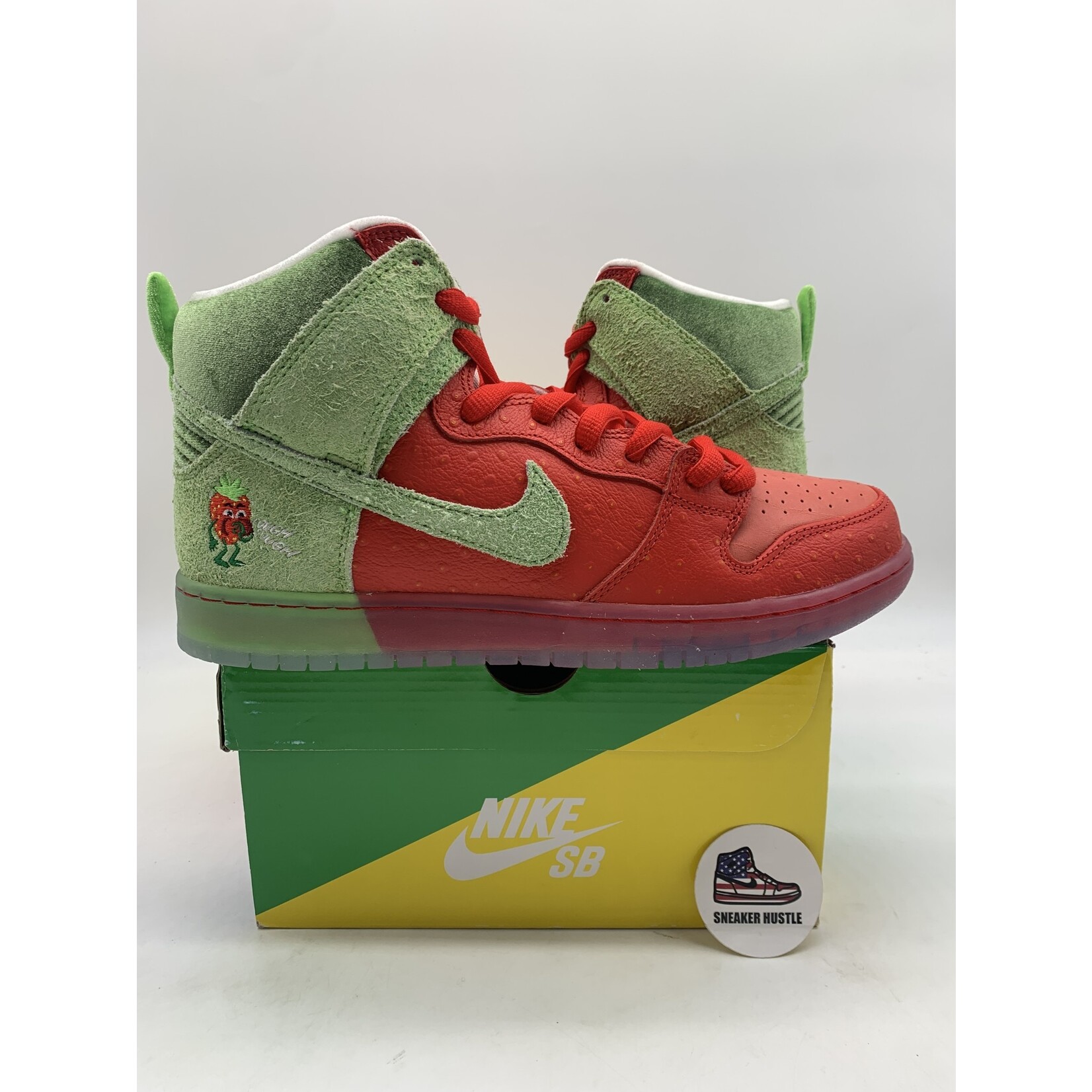 Nike SB Nike SB Dunk High Strawberry Cough