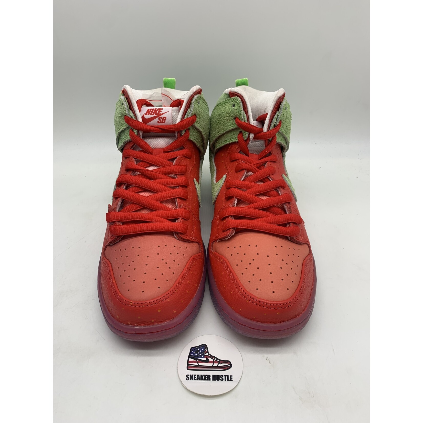 Nike Nike SB Dunk High Strawberry Cough