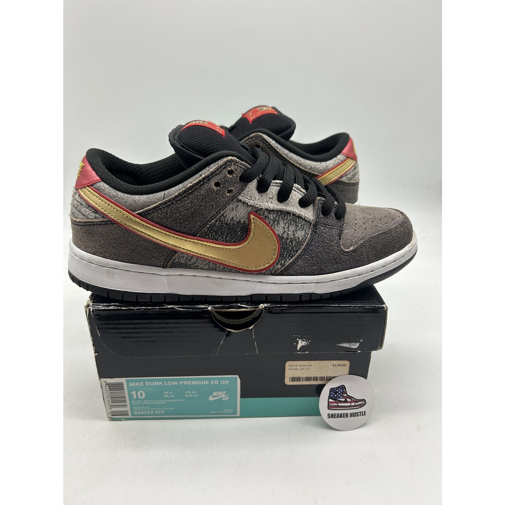 Nike SB Nike SB Dunk Low Beijing Metallic Gold