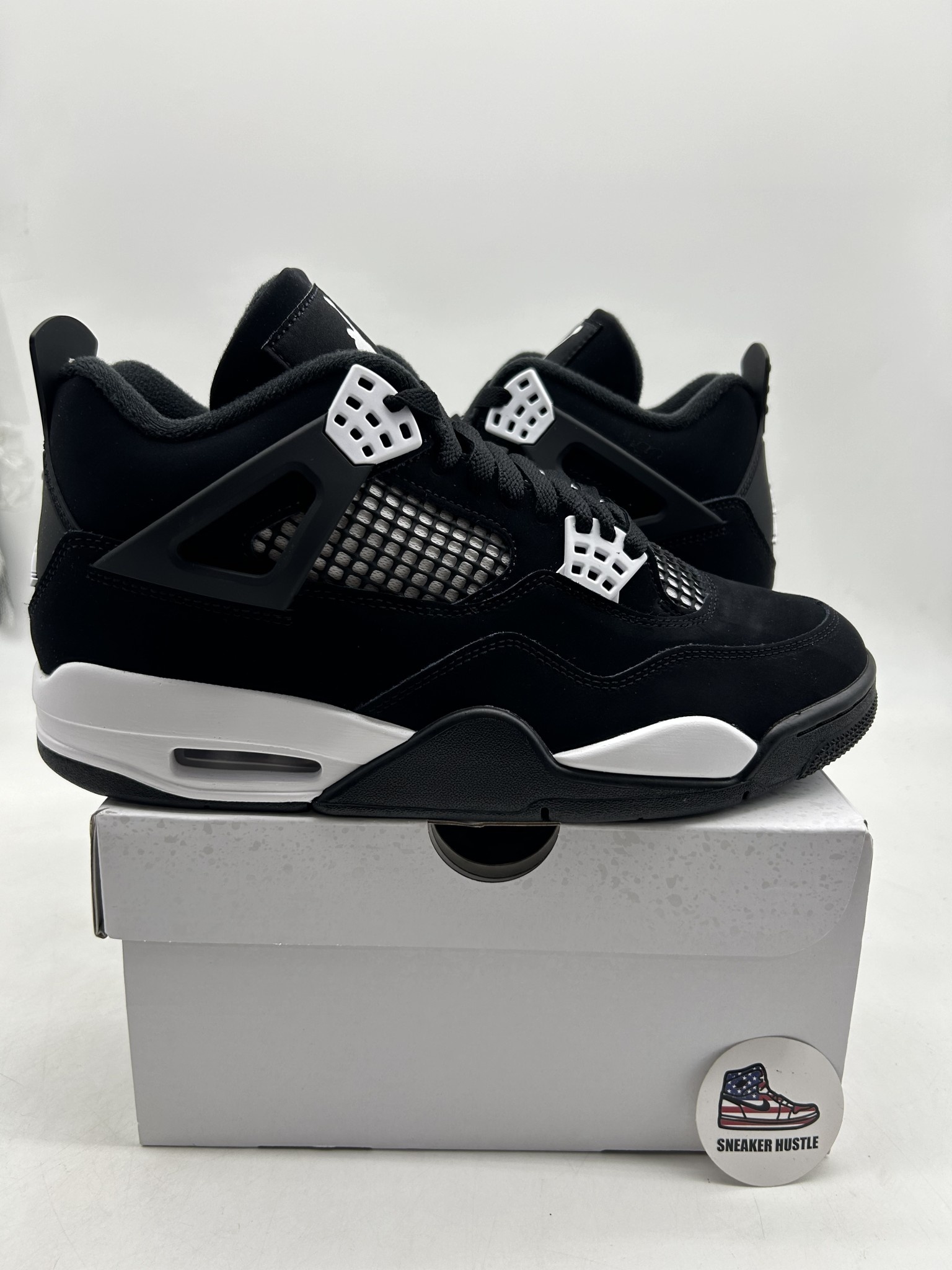 Jordan 4 Retro White Thunder - Sneaker Hustle