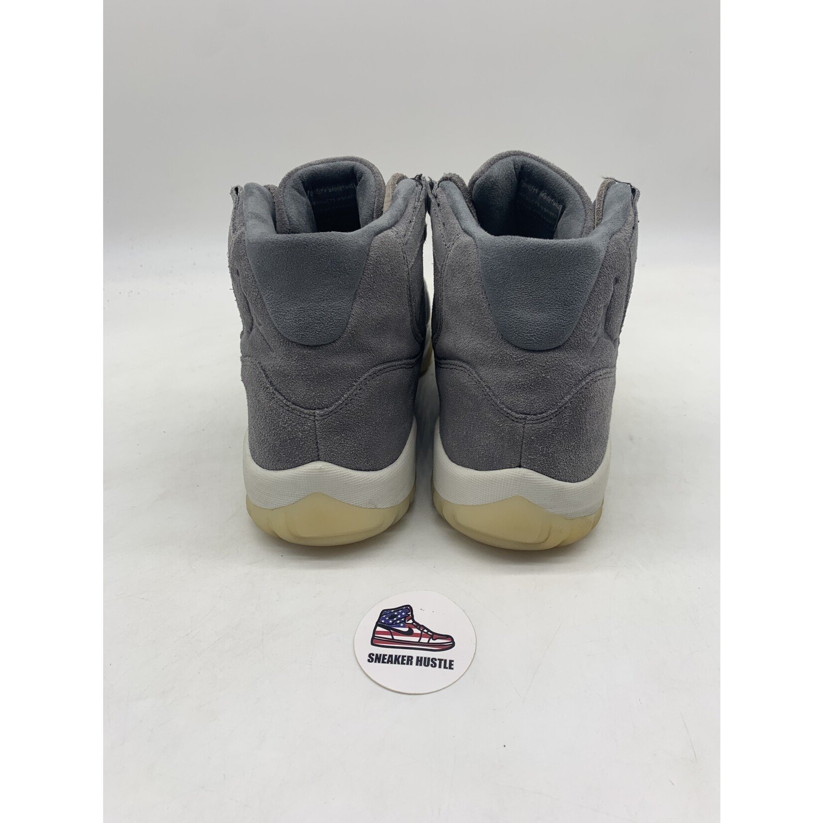 Air Jordan Jordan 11 Retro Pinnacle Grey Suede