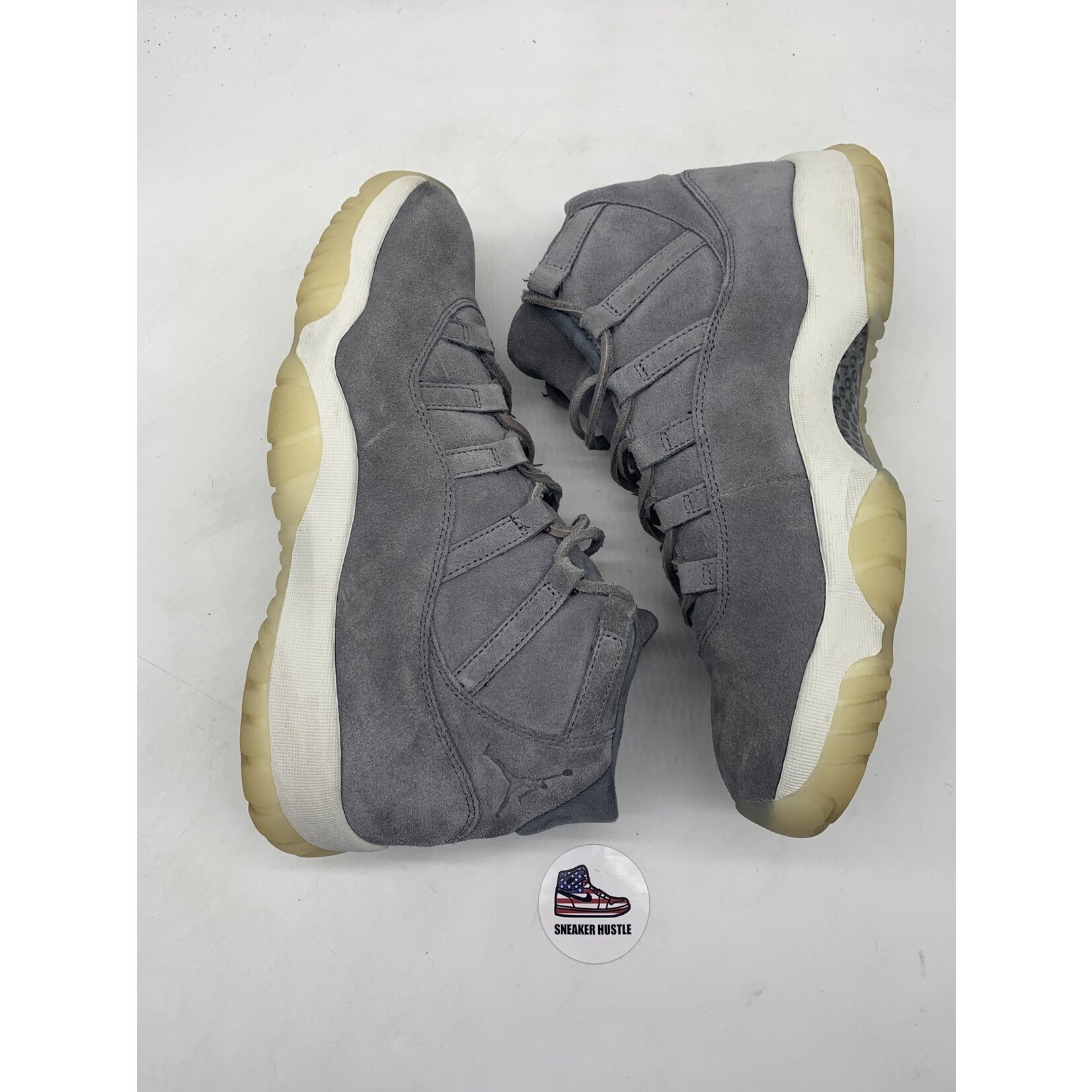 Air Jordan Jordan 11 Retro Pinnacle Grey Suede